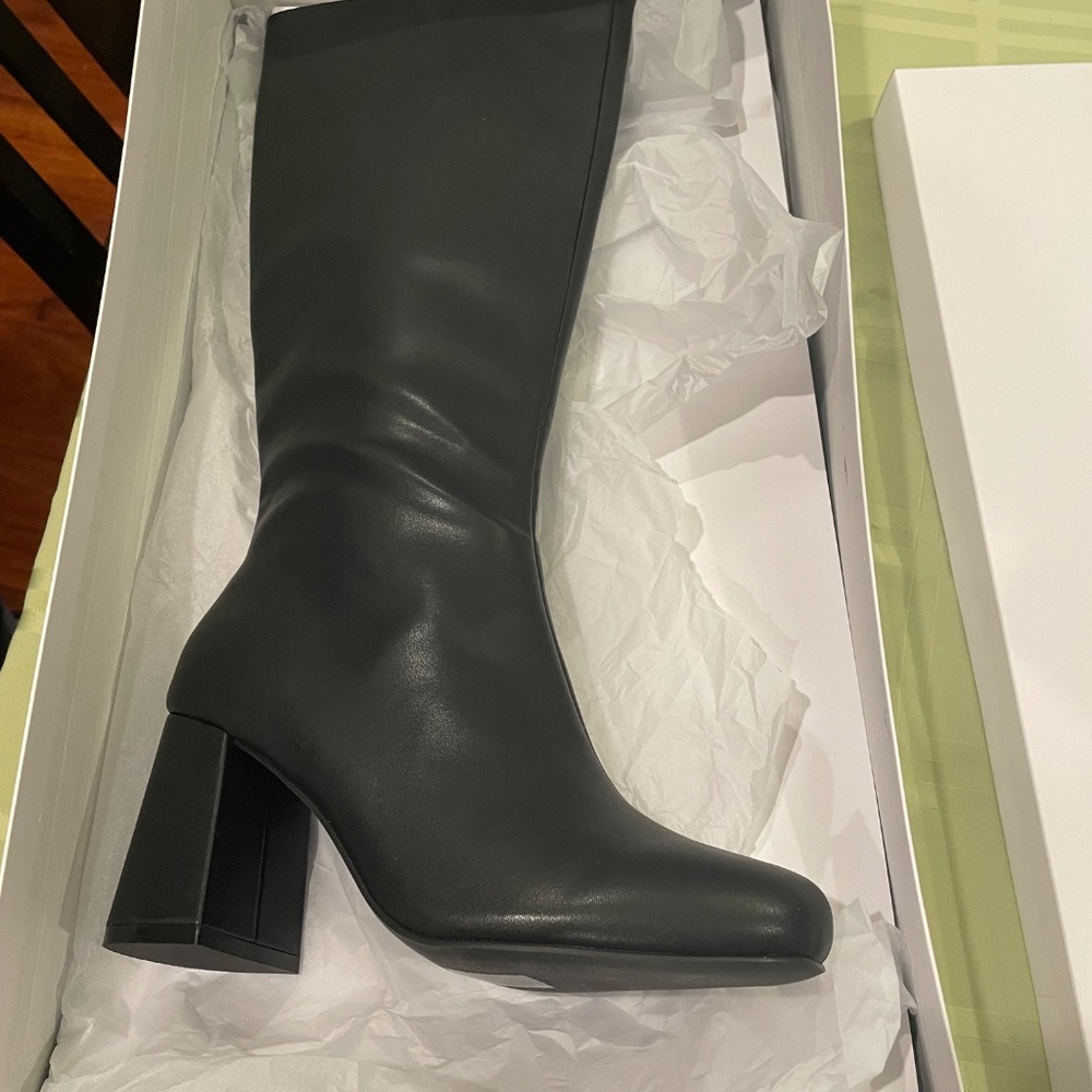 Boots - Picture 3 of 3
